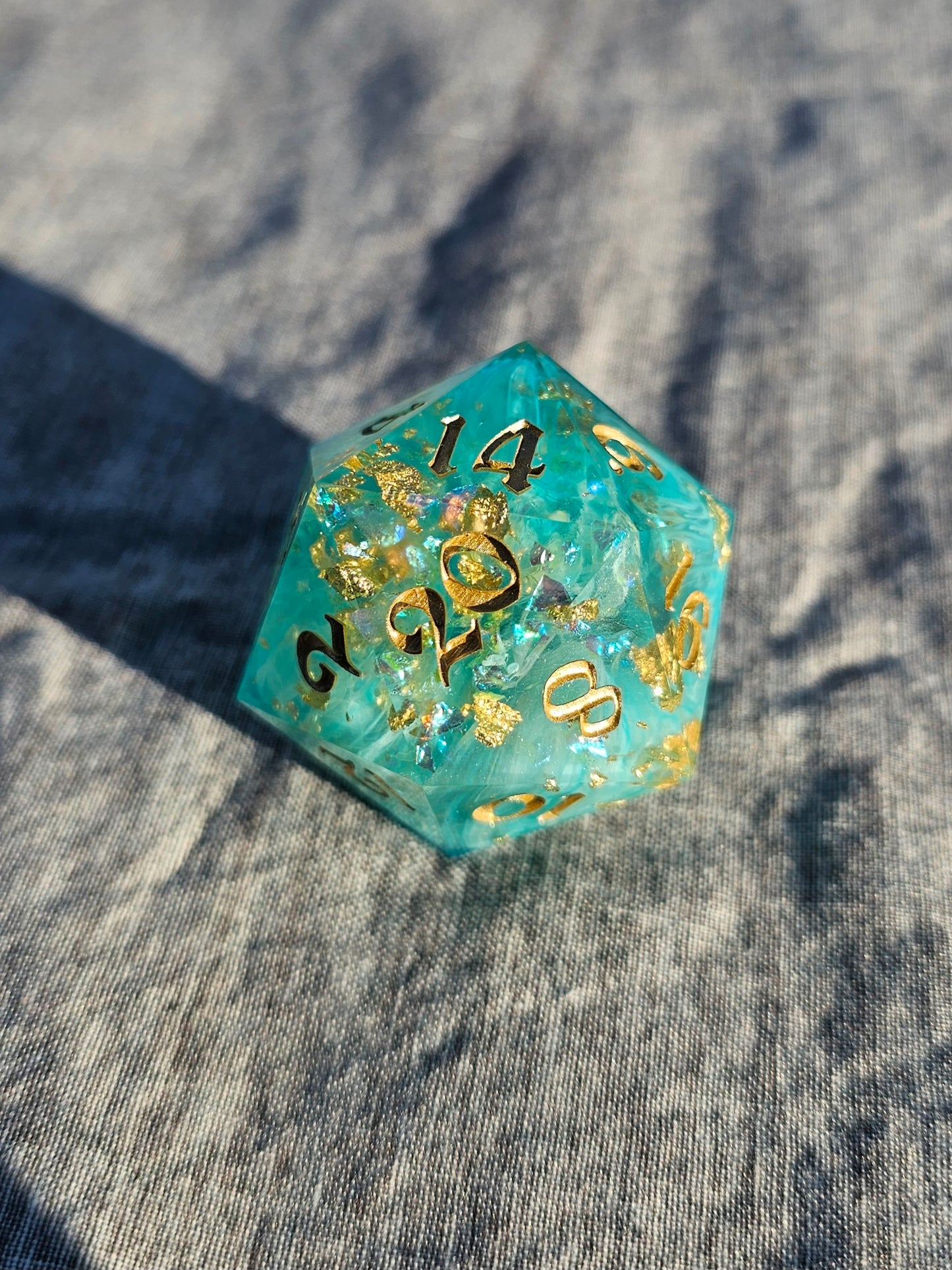 Gold & Mists (Thousand Sons) Jumbo D20