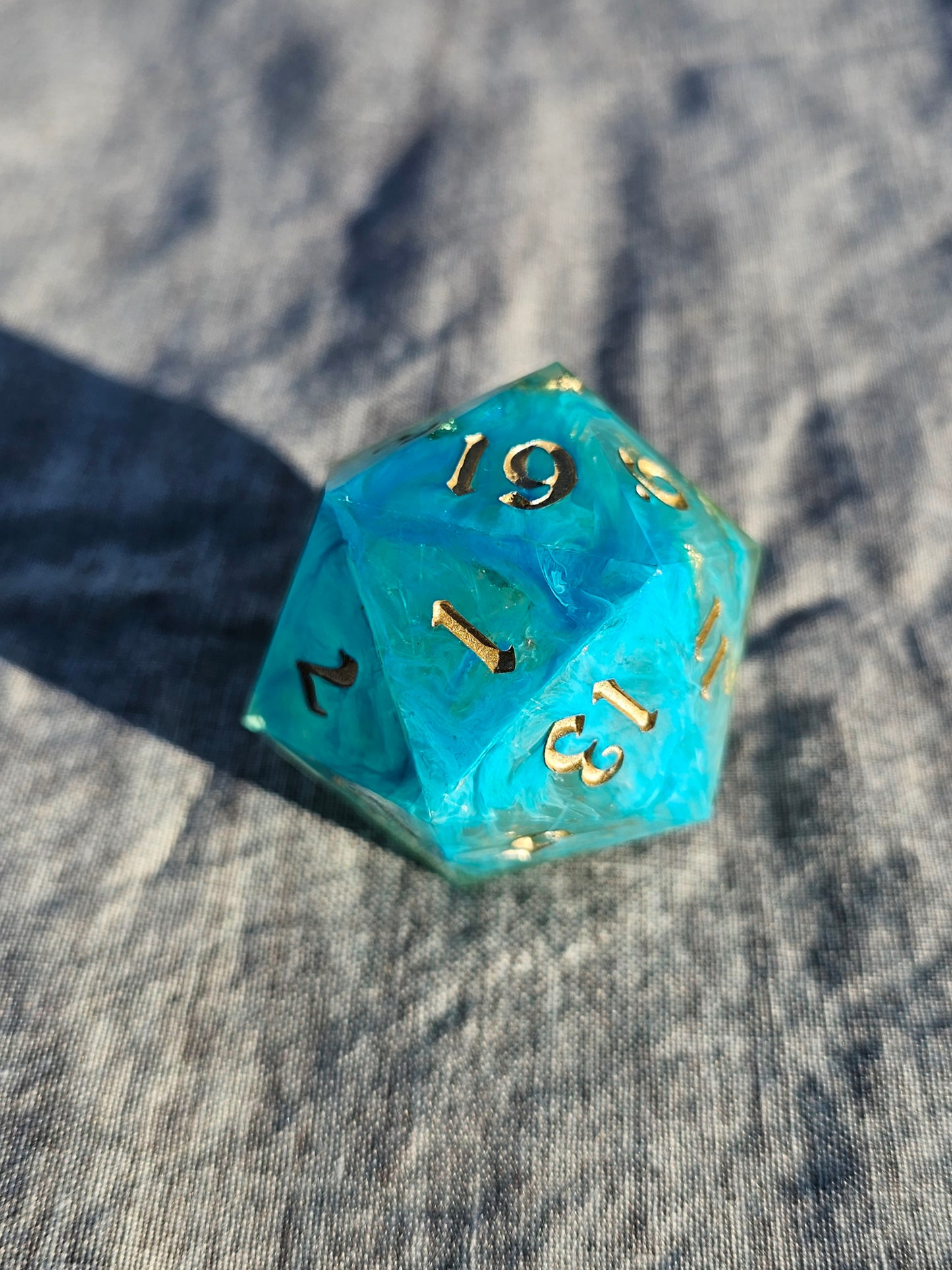 Gold & Mists (Thousand Sons) Jumbo D20